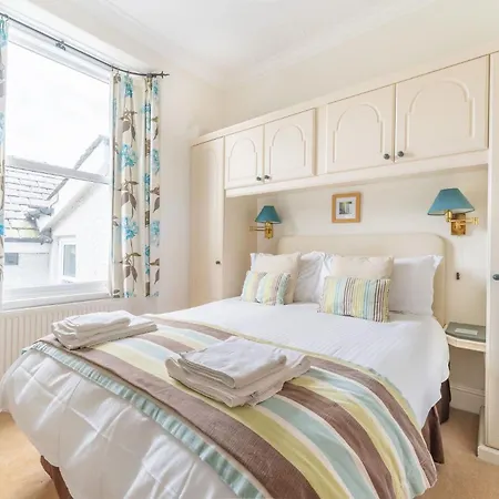 7 Bed In Ambleside Oc-Lr053 *