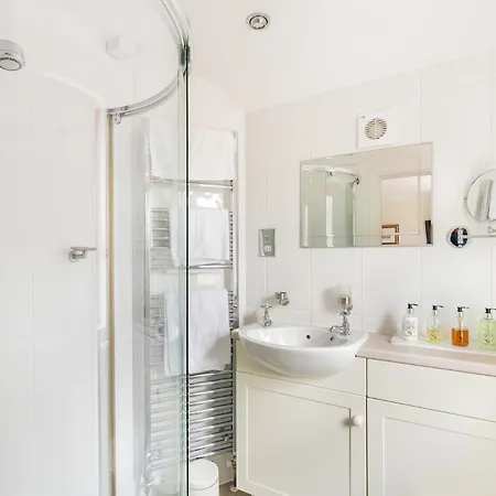 7 Bed In Ambleside Oc-Lr053