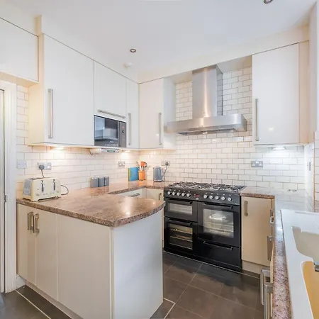 7 Bed In Ambleside Oc-Lr053 *