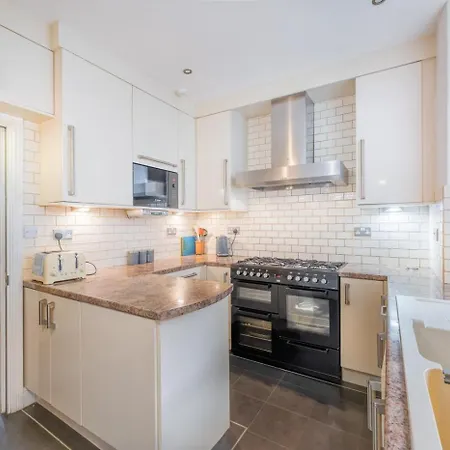 7 Bed In Ambleside Oc-Lr053 *